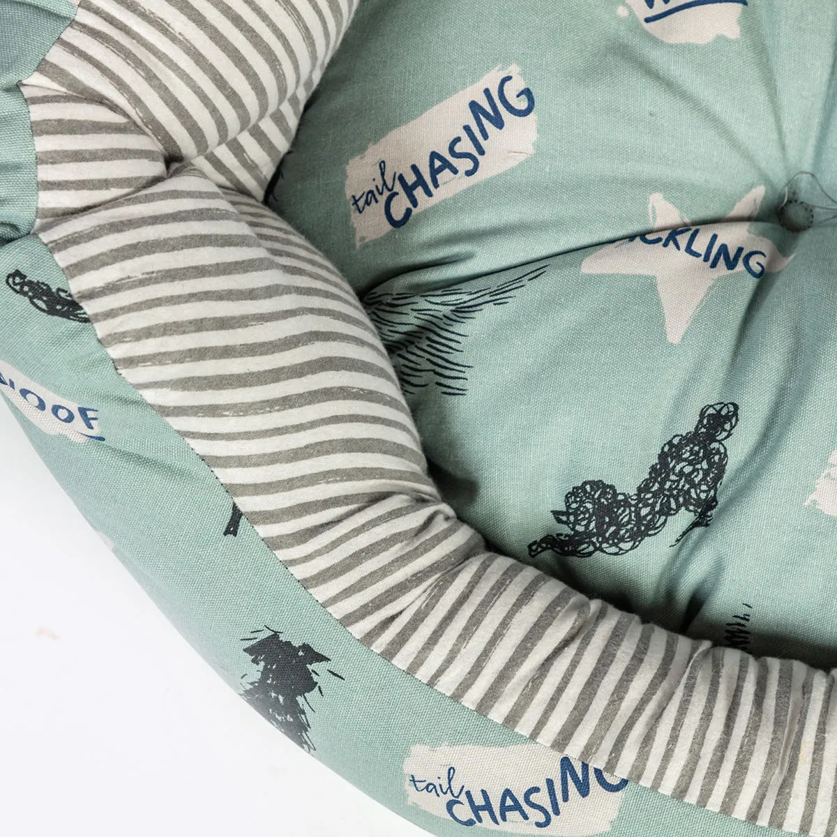 Battersea Range Playful Dogs Deluxe Slumber Dog Bed
