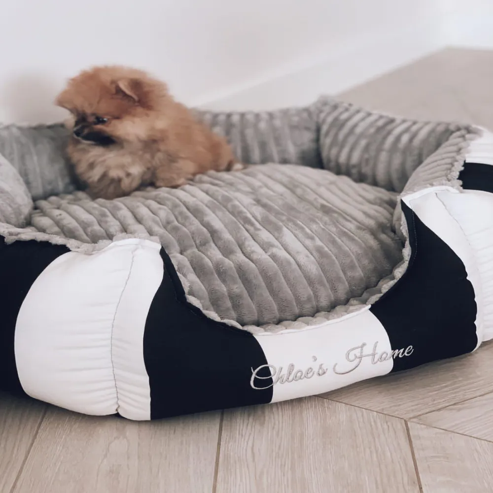 Chloe's Home Monte Carlo Bed for Dogs and Cats (Black)
